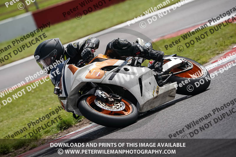 donington no limits trackday;donington park photographs;donington trackday photographs;no limits trackdays;peter wileman photography;trackday digital images;trackday photos